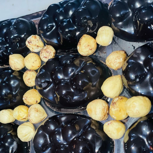 روشيه بيضوية بالبندق (مرة)